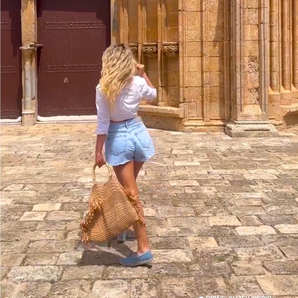 Meet your Posher - Picture 1 of 1